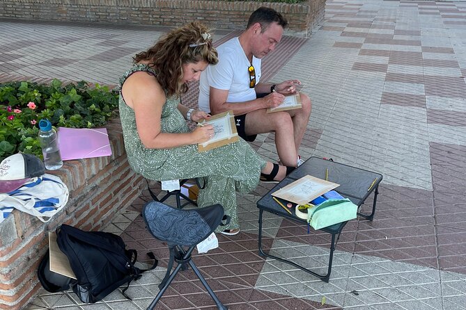 Tour and Drawing in Malaga - Watercolor teaching that helps beginners finish something