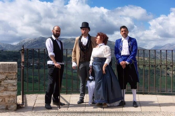 Tour in Ronda with Guided Visit and Setenil de las Bodegas - Plaza de España and New Bridge: Getting Oriented in Ronda
