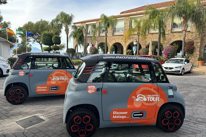 Tour Málaga by electric car: Discover the city in 2 hours - La Manquita and the walk-friendly center: emblematic passes that matter