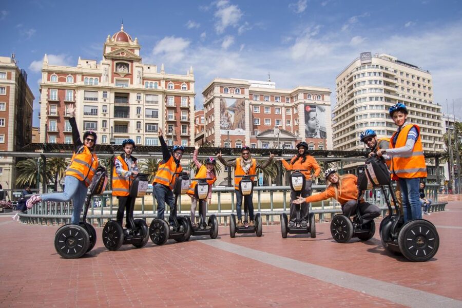 Tour to Gibralfaro - The downhill finish toward Málaga Cathedral (plus possible port scenery)