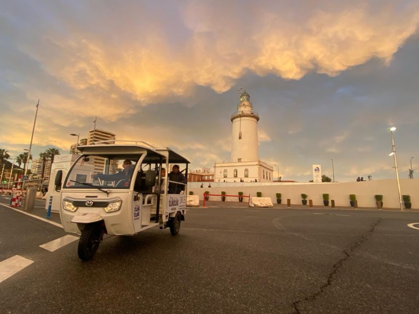 Tour Tuk Tuk Málaga - Entering Málaga by tuk tuk: why this style of sightseeing works