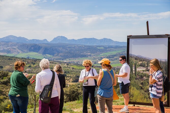Visit Oil Mill Museum and Olive Oil Tasting in Ronda - Arriving at La Almazara: what the building does for your brain
