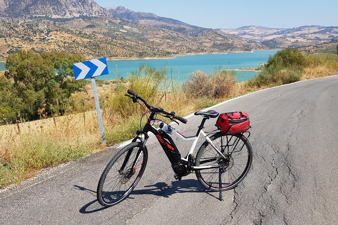 Wine, Tapas & Lake Zahara by e-bike incl Ronda pickup (full day) - Who This Tour Fits Best