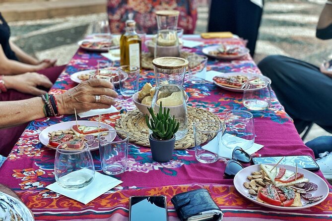 Winederlust Wine Tasting - The 6 wines and how the charcuterie pairing plays out